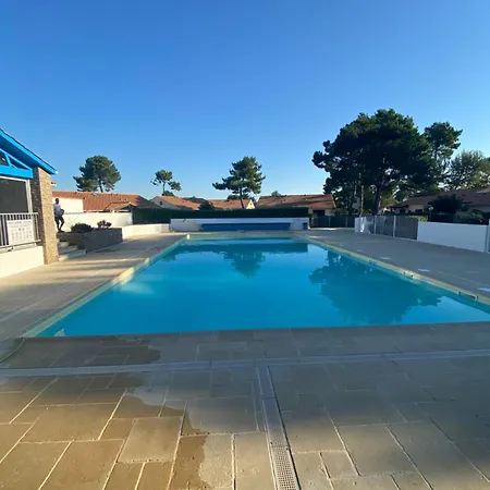 Casa de Férias Maisonnette Hameau Des Pins *
